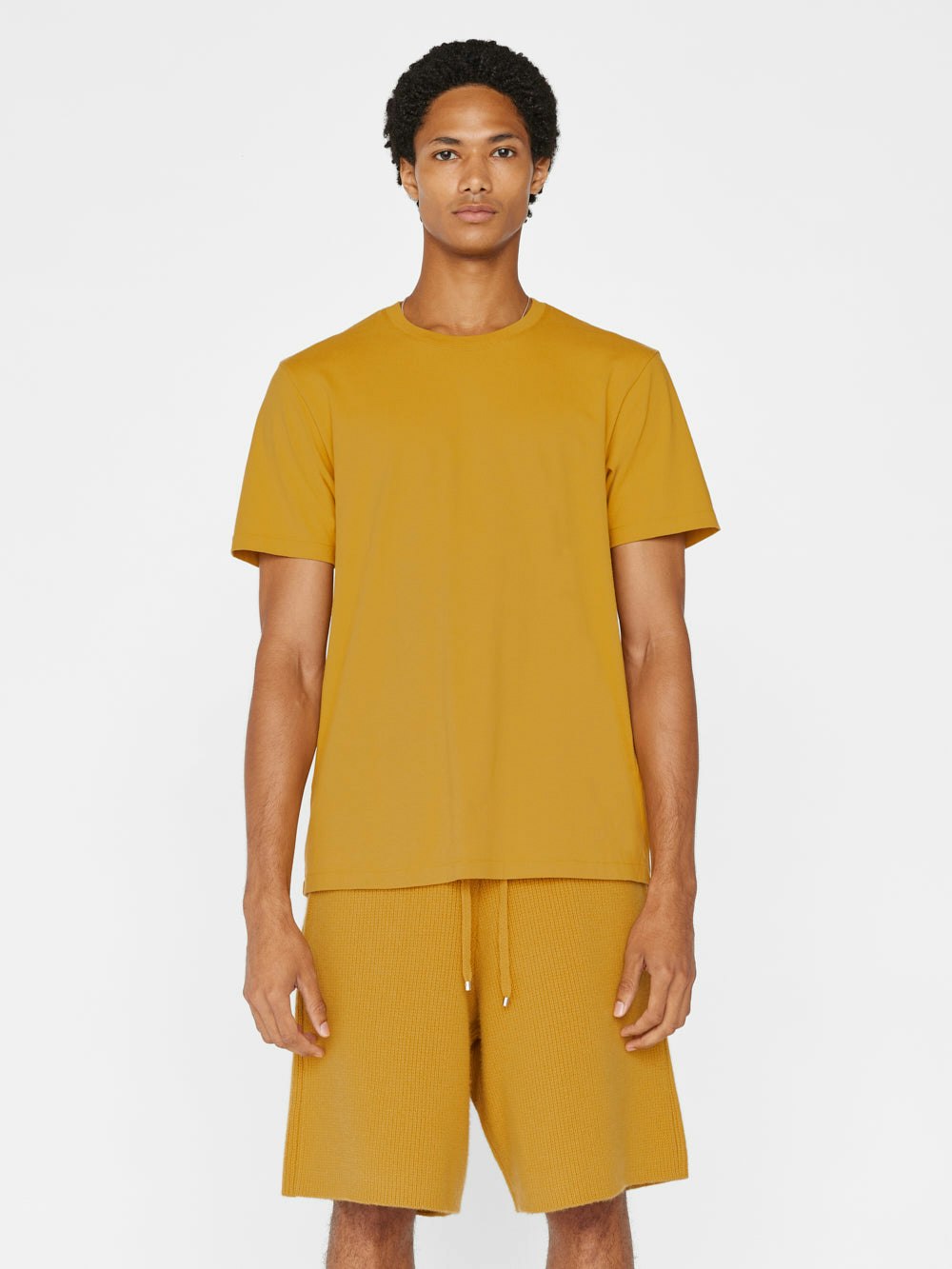 tee front view alt:hover